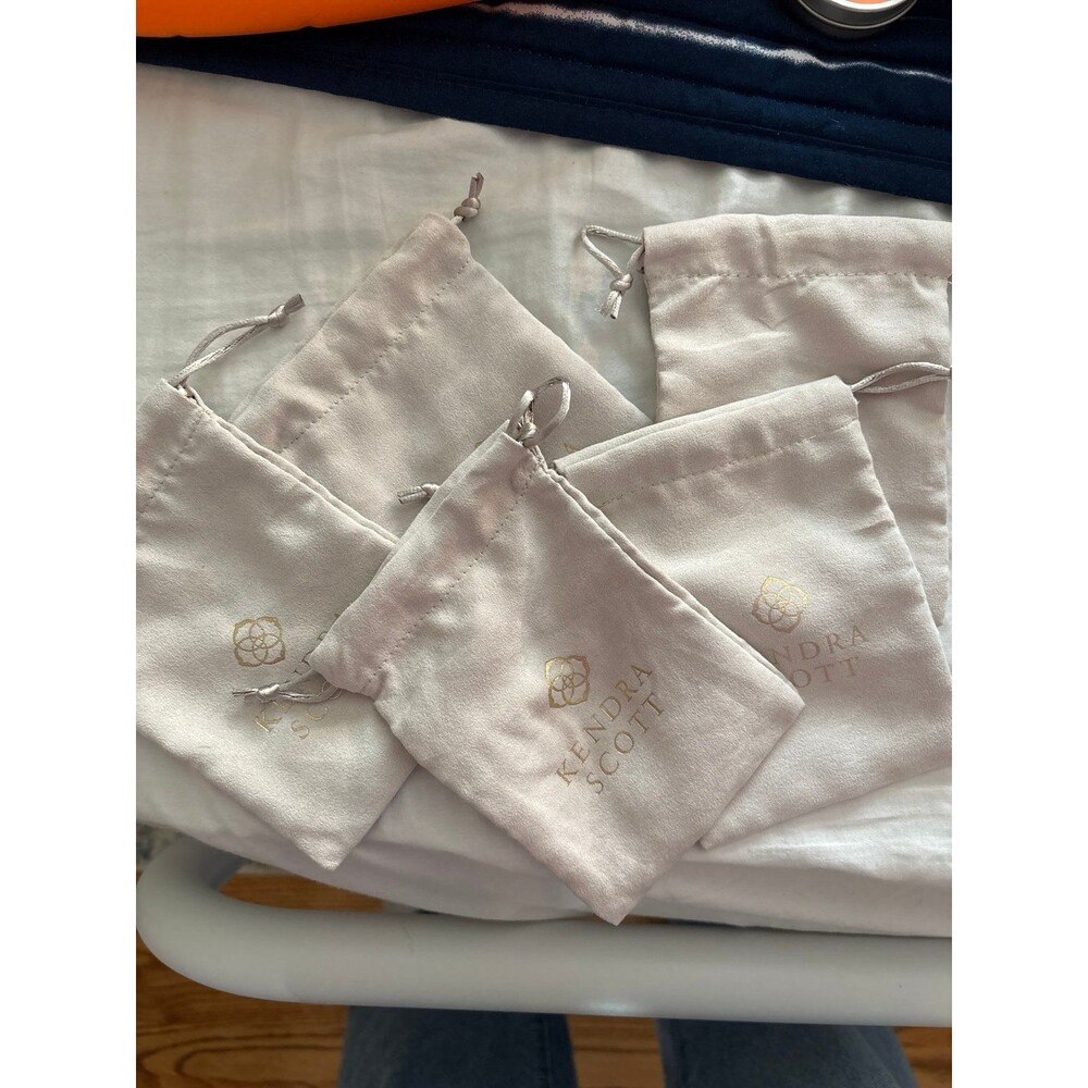 5 piece set of kendra scott jewelry bags